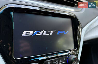 Хэтчбек Chevrolet Bolt EV 2021 в 