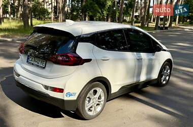 Хэтчбек Chevrolet Bolt EV 2021 в 