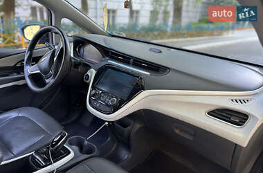 Хэтчбек Chevrolet Bolt EV 2018 в 