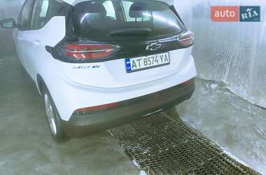 Хэтчбек Chevrolet Bolt EV 2022 в 
