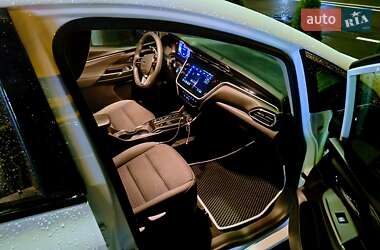 Хэтчбек Chevrolet Bolt EV 2022 в 