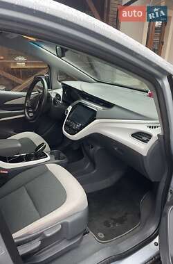 Хэтчбек Chevrolet Bolt EV 2017 в 