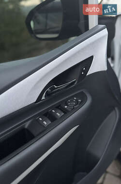 Хетчбек Chevrolet Bolt EV 2017 в 