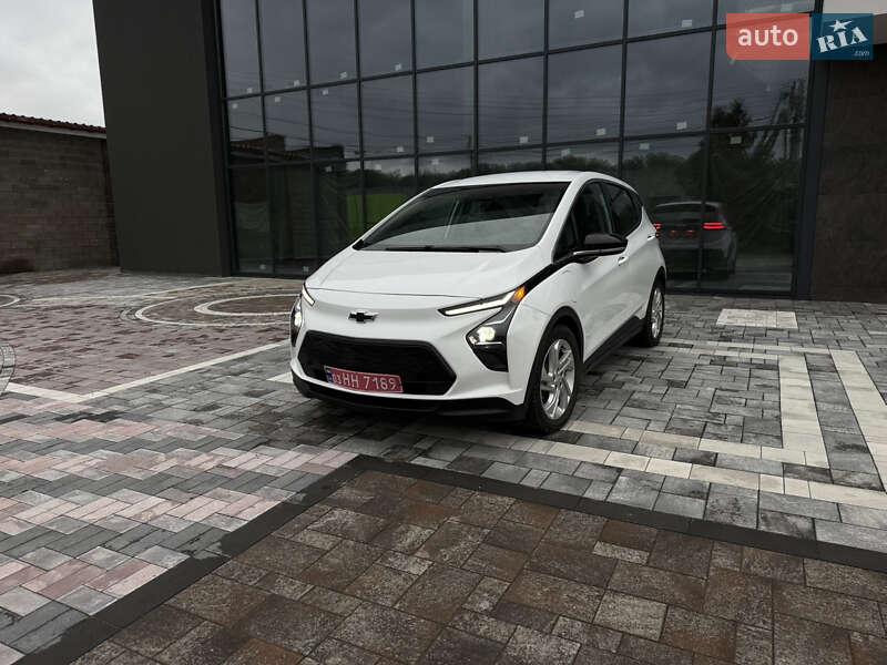 Хэтчбек Chevrolet Bolt EV 2022 в 