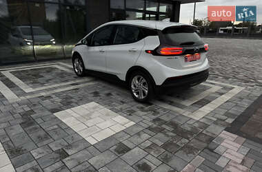 Хэтчбек Chevrolet Bolt EV 2022 в 