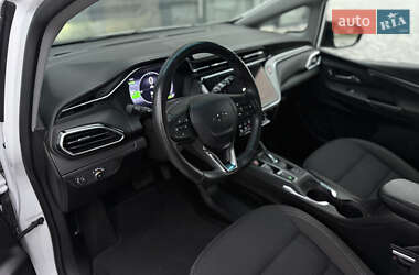 Хэтчбек Chevrolet Bolt EV 2022 в 
