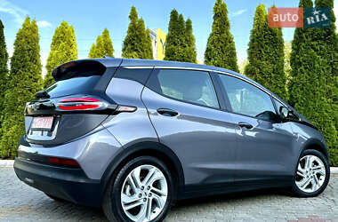 Хэтчбек Chevrolet Bolt EV 2022 в 