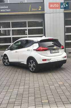 Хэтчбек Chevrolet Bolt EV 2018 в 