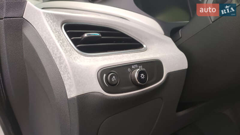 Хэтчбек Chevrolet Bolt EV 2018 в Дрогобыче