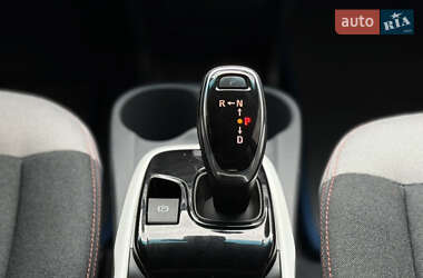 Хэтчбек Chevrolet Bolt EV 2017 в 