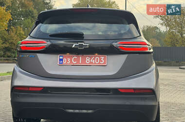 Хэтчбек Chevrolet Bolt EV 2022 в 