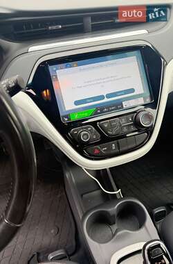 Хэтчбек Chevrolet Bolt EV 2020 в 