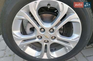 Хэтчбек Chevrolet Bolt EV 2020 в 
