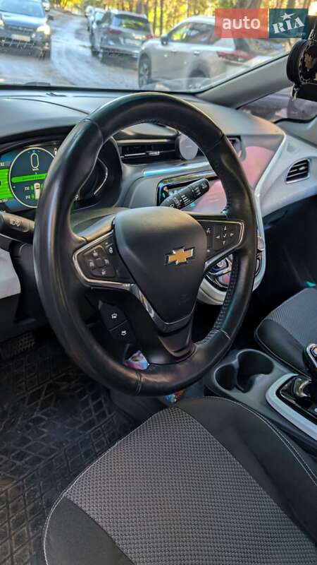 Хэтчбек Chevrolet Bolt EV 2017 в Киеве фото 5 Хэтчбек Chevrolet Bolt EV 2017 в Киеве