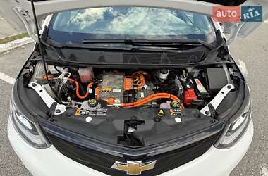 Хэтчбек Chevrolet Bolt EV 2017 в 
