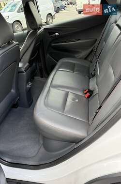 Хэтчбек Chevrolet Bolt EV 2017 в 