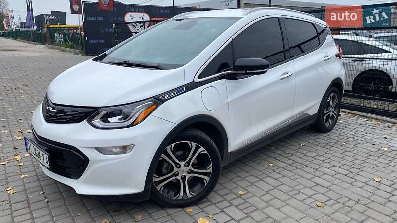 Хэтчбек Chevrolet Bolt EV 2020 в 