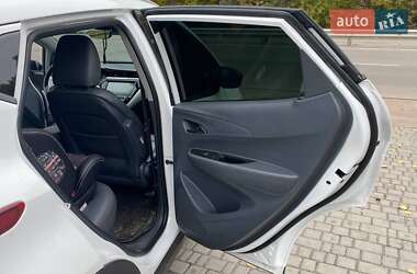 Хэтчбек Chevrolet Bolt EV 2020 в 