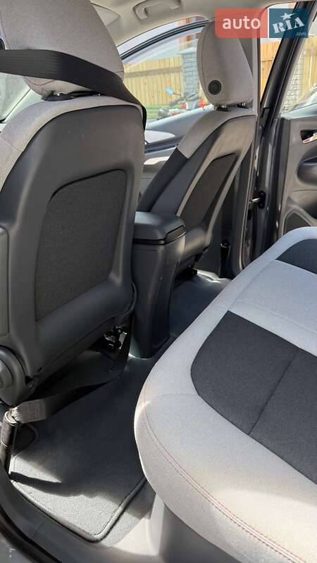 Хэтчбек Chevrolet Bolt EV 2019 в Дрогобыче