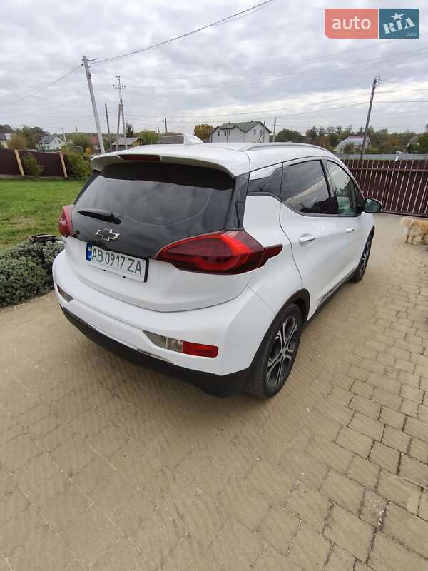 Хетчбек Chevrolet Bolt EV 2017 в Новояворівську