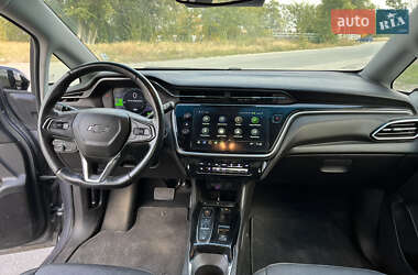 Хетчбек Chevrolet Bolt EV 2023 в  фото 26 Хетчбек Chevrolet Bolt EV 2023 в
