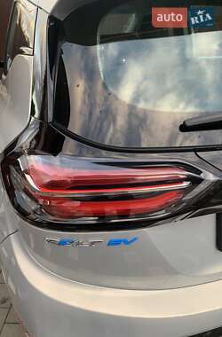 Хэтчбек Chevrolet Bolt EV 2023 в 