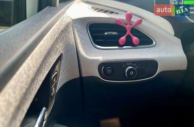 Хетчбек Chevrolet Bolt EV 2017 в 