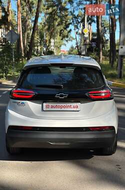 Хэтчбек Chevrolet Bolt EV 2022 в 