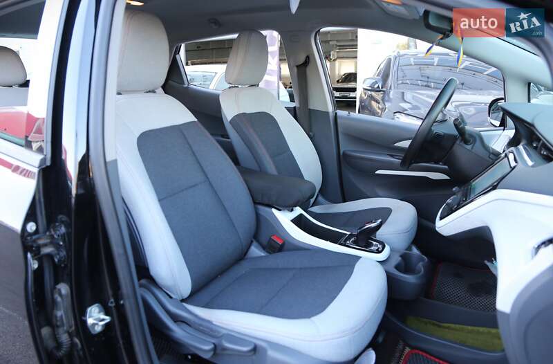 Хэтчбек Chevrolet Bolt EV 2018 в Киеве