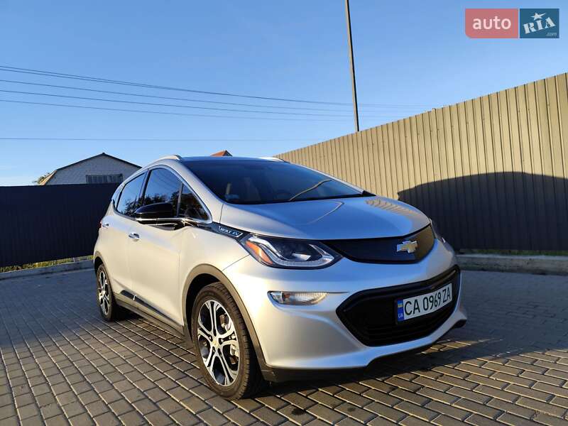 Хетчбек Chevrolet Bolt EV 2017 в Черкасах фото 11 Хетчбек Chevrolet Bolt EV 2017 в Черкасах