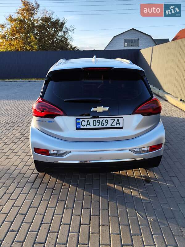 Хетчбек Chevrolet Bolt EV 2017 в Черкасах фото 19 Хетчбек Chevrolet Bolt EV 2017 в Черкасах