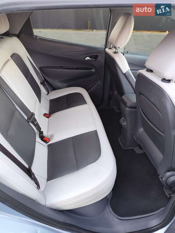 Хетчбек Chevrolet Bolt EV 2017 в Черкасах фото 29 Хетчбек Chevrolet Bolt EV 2017 в Черкасах