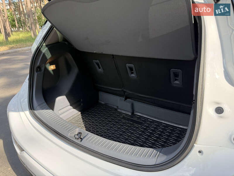 Хэтчбек Chevrolet Bolt EV 2021 в Черкассах фото 8 Хэтчбек Chevrolet Bolt EV 2021 в Черкассах