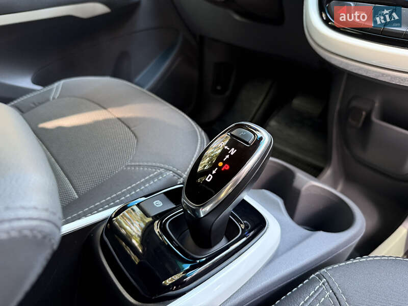 Хэтчбек Chevrolet Bolt EV 2021 в Черкассах фото 13 Хэтчбек Chevrolet Bolt EV 2021 в Черкассах