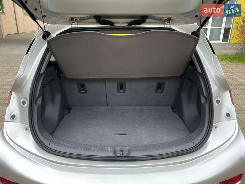 Хетчбек Chevrolet Bolt EV 2020 в Стрию