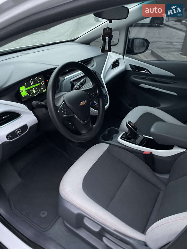 Хэтчбек Chevrolet Bolt EV 2021 в Львове фото 19 Хэтчбек Chevrolet Bolt EV 2021 в Львове
