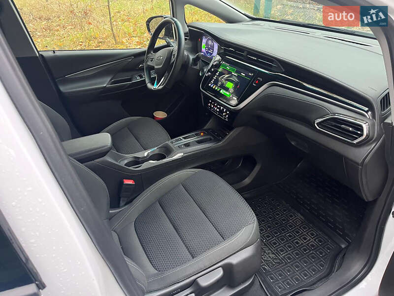 Хэтчбек Chevrolet Bolt EV 2023 в Киеве