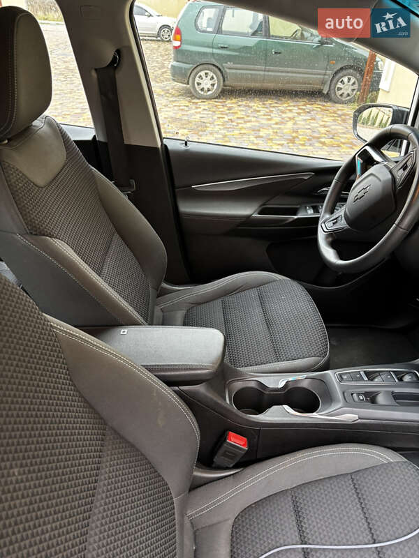 Хэтчбек Chevrolet Bolt EV 2023 в Киеве