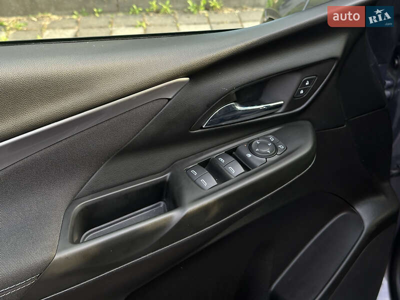 Хэтчбек Chevrolet Bolt EV 2023 в Стрые