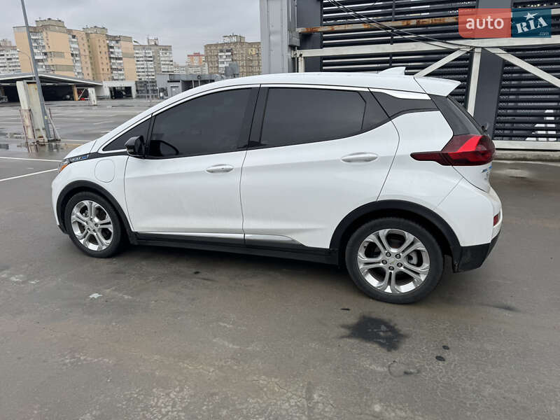 Хетчбек Chevrolet Bolt EV 2019 в Києві фото 6 Хетчбек Chevrolet Bolt EV 2019 в Києві