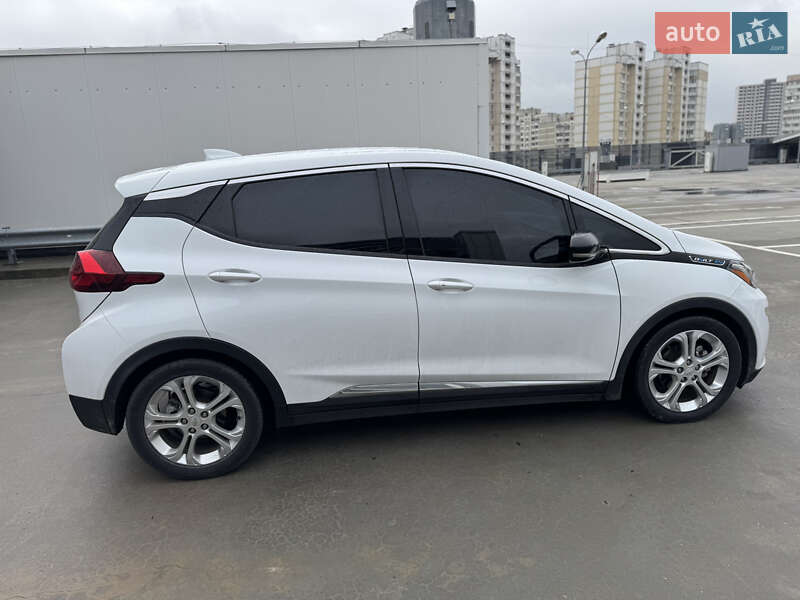 Хетчбек Chevrolet Bolt EV 2019 в Києві фото 17 Хетчбек Chevrolet Bolt EV 2019 в Києві
