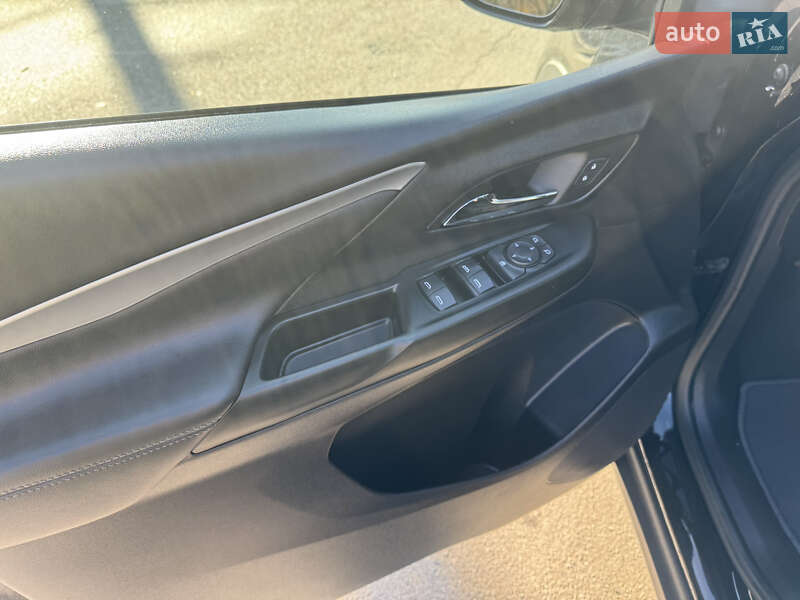 Хэтчбек Chevrolet Bolt EV 2023 в Полтаве фото 10 Хэтчбек Chevrolet Bolt EV 2023 в Полтаве