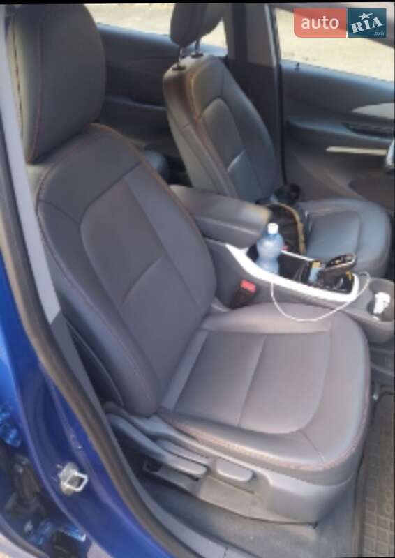 Хэтчбек Chevrolet Bolt EV 2017 в Киеве фото 6 Хэтчбек Chevrolet Bolt EV 2017 в Киеве