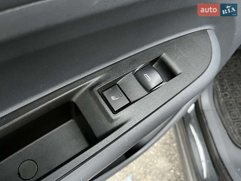 Хэтчбек Chevrolet Bolt EV 2016 в Киеве