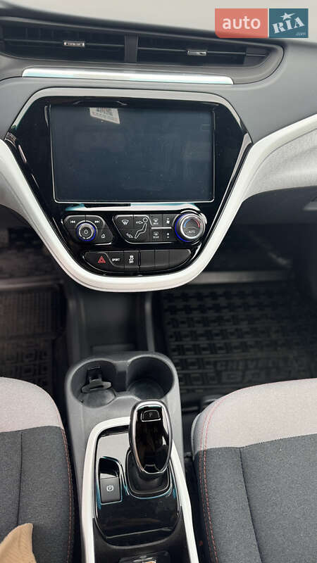 Хэтчбек Chevrolet Bolt EV 2018 в Киеве фото 17 Хэтчбек Chevrolet Bolt EV 2018 в Киеве
