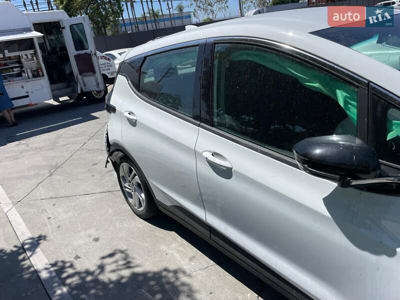 Хэтчбек Chevrolet Bolt EV 2022 в Ирпене