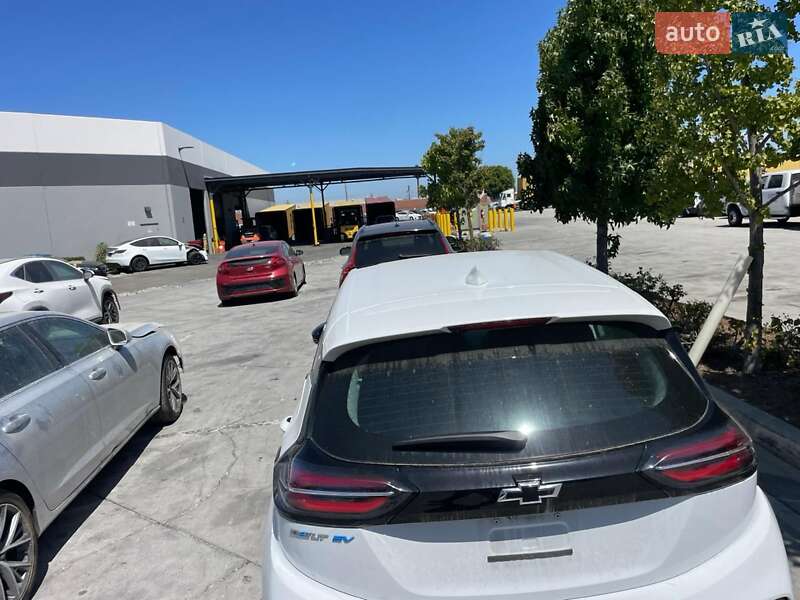 Хэтчбек Chevrolet Bolt EV 2022 в Ирпене