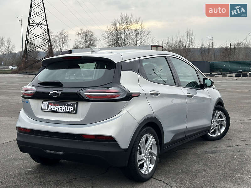 Хэтчбек Chevrolet Bolt EV 2023 в Киеве