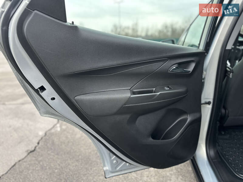 Хэтчбек Chevrolet Bolt EV 2023 в Киеве