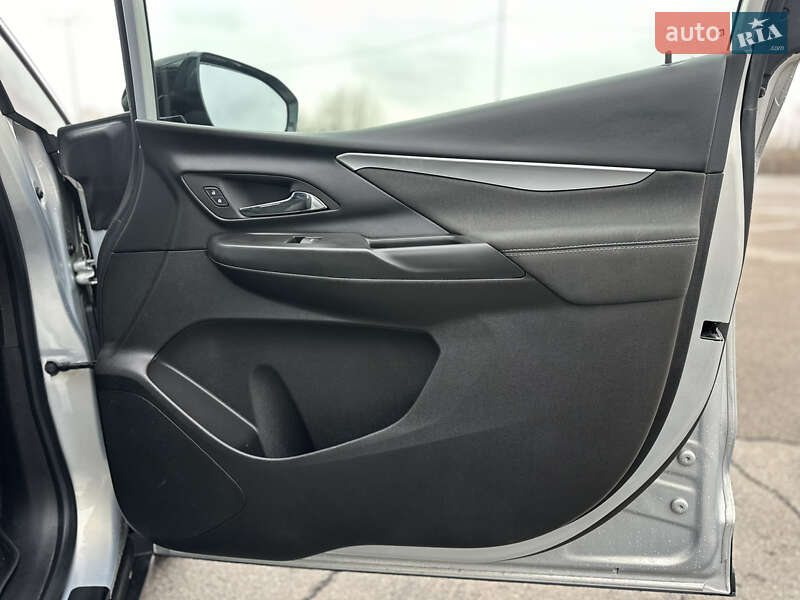 Хэтчбек Chevrolet Bolt EV 2023 в Киеве